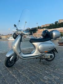 Vespa et4 150