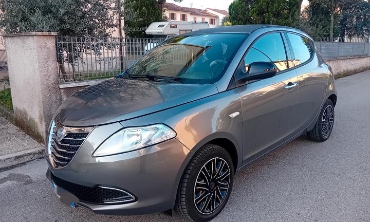 Lancia Ypsilon 1.2 benzina GPL LEGGETE