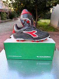 Scarpini da calcio Diadora grigi e rossi