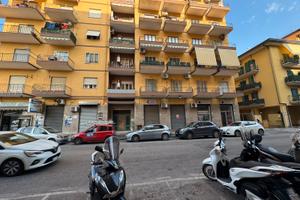 Locale commerciale corso alcide de gasperi