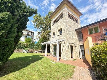 VILLA SINGOLA A DESENZANO DEL GARDA