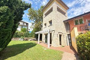 VILLA SINGOLA A DESENZANO DEL GARDA