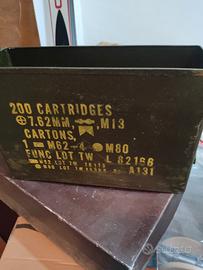 Tanica carburante e porta munizioni militari