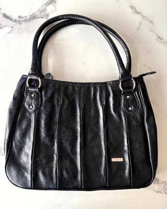 Borsa Shopper nera in similpelle “Segue” a spalla