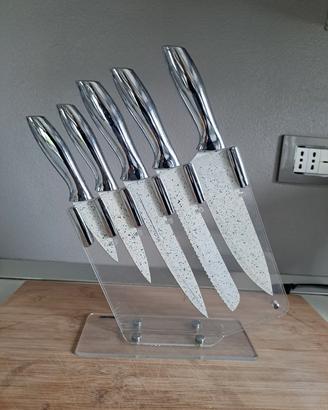 set di coltelli Bisetti con supporto