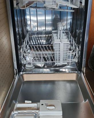 Lavastoviglie AEG 45 cm