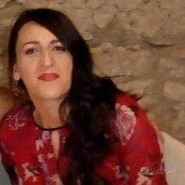 Cameriera ai piani hotel con esperienza