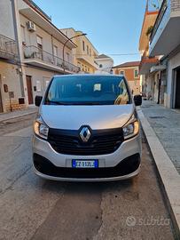 Furgone 9 posti 