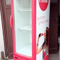 frego vetrina cocacola 