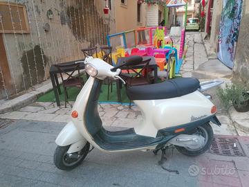 Piaggio Vespa 50 ET2 - 2001 epoca