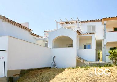 Villetta a schiera su due livelli con veranda pano