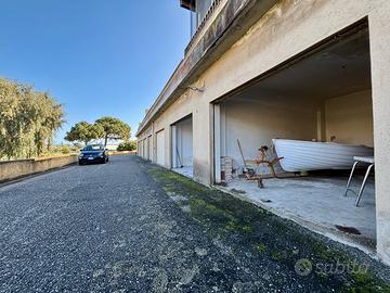 Torre Faro - Box auto, con basculante manuale