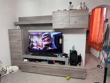 Parete attrezzata moderna, effetto legno