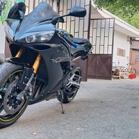Yamaha YZF R1