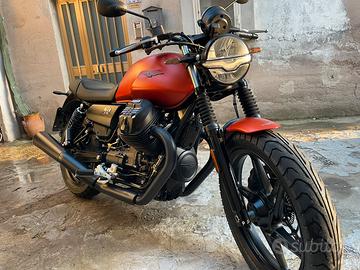 Moto Guzzi V7 Stone come nuova