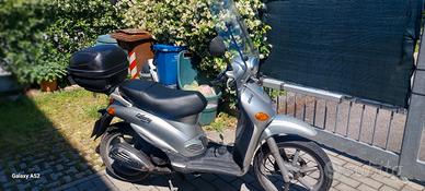 scooter piaggio liberty 125