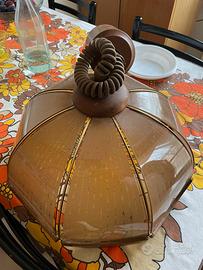 Lampadario a sospensione regolabile.