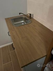 Piccola cucina nuova