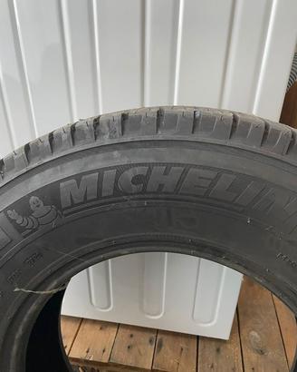 Pneumatici nuovi michelin  per furgoni e camper