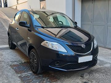 Lancia Ypsilon 1.2 69 CV 5 porte S&S Gold