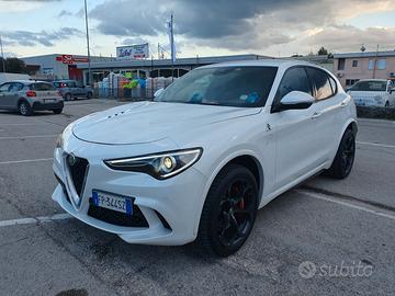 Alfa Romeo Stelvio 2.9 Bi-Turbo V6 510 CV AT8 Quad