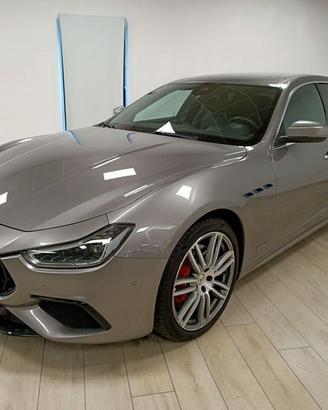 Maserati Ghibli L4 330 CV MHEV Gransport