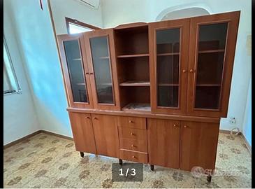 Credenza con vetrina