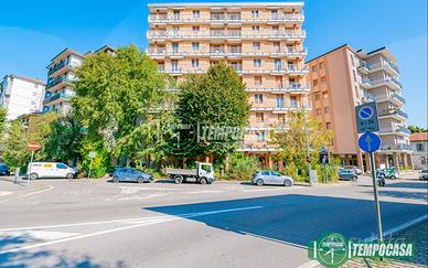 ESCLUSIVO BILOCALE CON TERRAZZO PERGOLATO E CUCINA