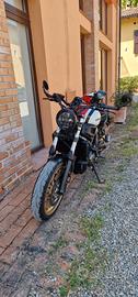 Yamaha xsr700