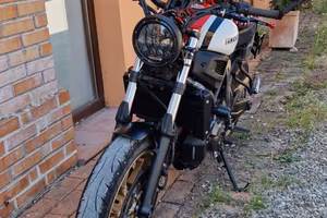 Yamaha xsr700