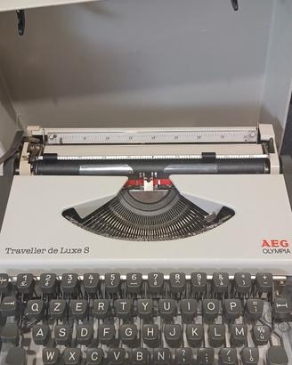 macchina da scrivere vintage  AEG