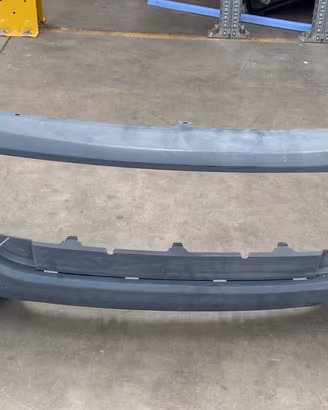 PARAURTI ANTERIORE FORD C-MAX.