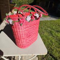 Borsa a cesta in paglia intrecciata rosa