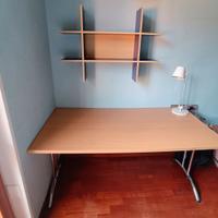 scrivania in legno