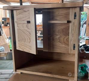 Arredamento artigianale con legno pregiati 