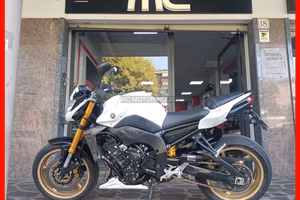 Yamaha fz8 +mono ohlins+akrapovic+ permute + rate