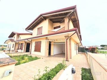 Villetta a schiera di 120 m² con 4 locali e box au