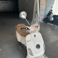 Piaggio Vespa 50 LX - 2011
