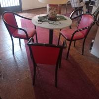 tavoli e poltroncine 