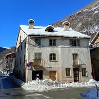 Casa indipendente con posto auto