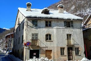 Casa indipendente con posto auto