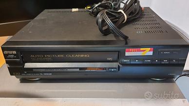 Videoregistratore VHS Aiwa E212