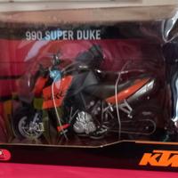 modello  ktm superduke 990 scala 1/12