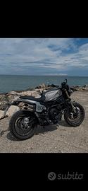 moto Benelli 800