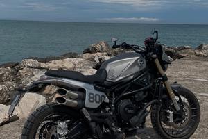 moto Benelli 800