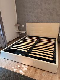 Letto matrimoniale contenitore in ecopelle panna