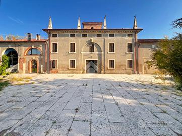 VILLA SINGOLA A ISOLA RIZZA