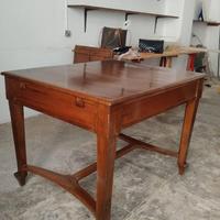 Tavolo con sedie stile liberty restaurato