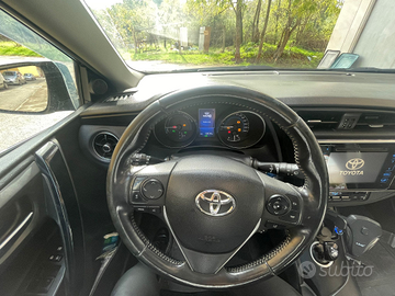 Toyota Auris tuning sport lounge 2015 1.8