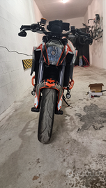 Ktm superduke 1290 r 2014 v1